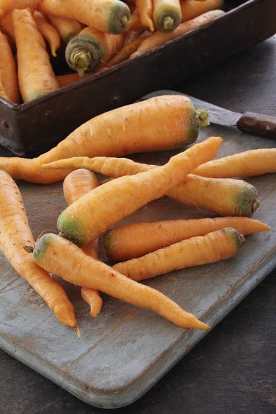 Preparing Fresh Healthy Carrots — Stock Photo, Image