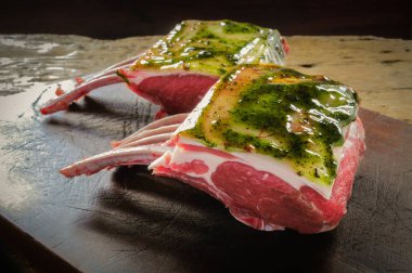 ham kuzu kesim hazırlanıyor