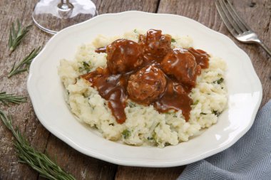 kaplama köfte yemek tabağı