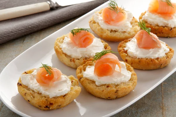 Fazer Canapés Bruschetta Frescos — Fotografia de Stock