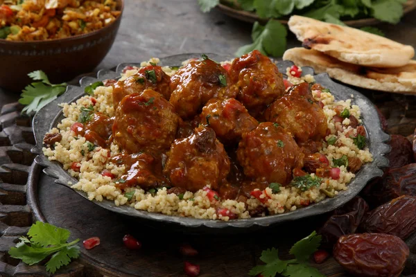 Guldpläterade Köttbulle Måltid Plattan — Stockfoto