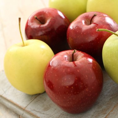 taze yeme elma hazırlanıyor