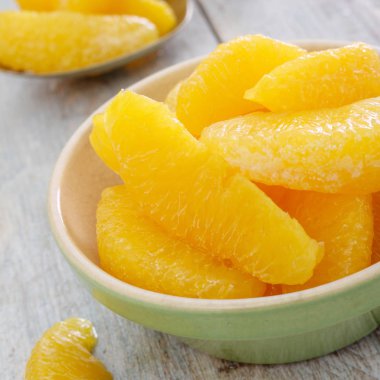 taze hazırlanmış turuncu kesimleri