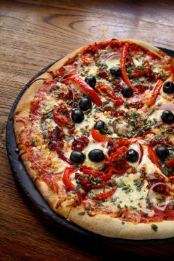 karışık taze pişmiş pizza