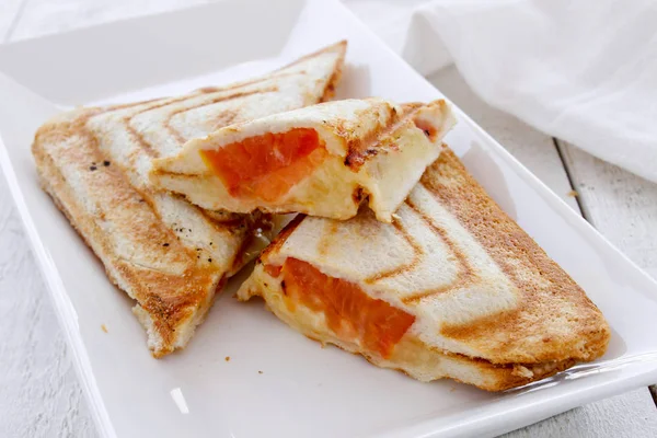 Vers Geroosterde Sandwich Van Kaas Tomaat — Stockfoto