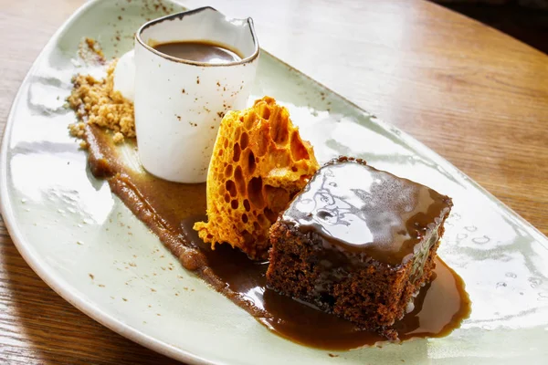 Plated Sticky Toffee Pudding Dessert — Stock Photo, Image