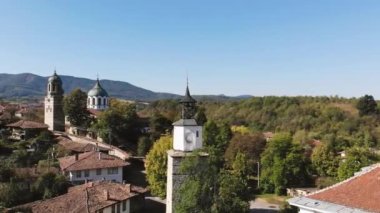 Kilise ve saat kulesi ile Elena hava panoraması