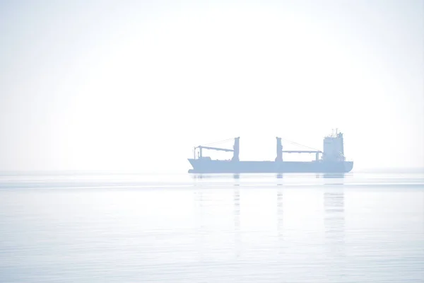 Abstrakte Kunst Schiffskomposition Ozean Mit Nebel — Stockfoto