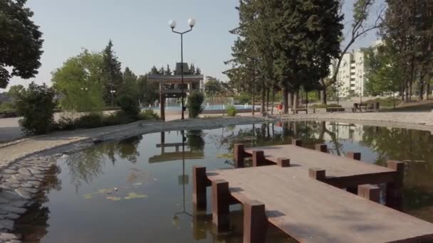 Pequeno Lago Parque Artileriiski Stara Zagora Câmera Lenta — Vídeo de Stock