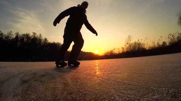 Slow Motion Close Low Angle View Extreme Male Ice Skater — Stock Video