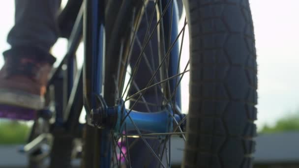 Slow Motion Extreme Close Dof Dettagli Attrezzatura Bici Bmx Sole — Video Stock