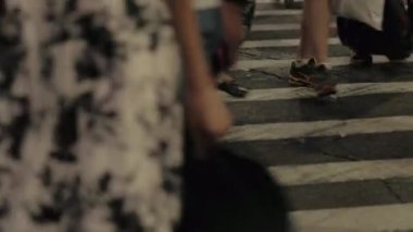 New York, Amerika Birleşik Devletleri - 28 Eylül: insan bacak akşam rush hour sırasında yaya geçidi büyük kentsel şehirde yürürken. Her gün işe insanların göç ve commuting metropolis'te kitleler