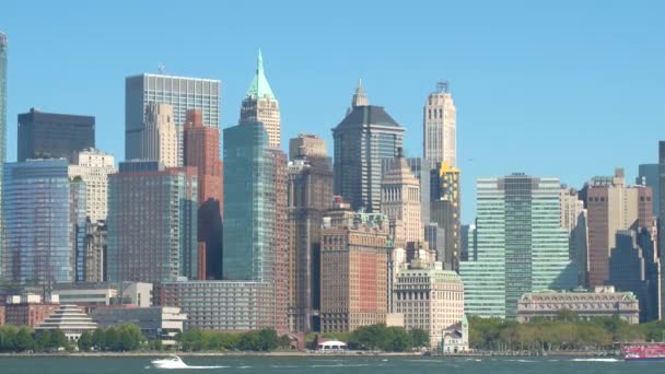 Ikoniska Utsikt Över Lower Manhattan Business District Skyline Från Utsiktspunkt — Stockvideo