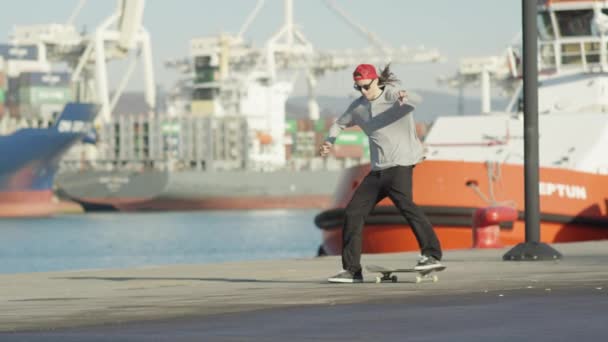 Zeitlupe Nahaufnahme Dof Cooles Skateboarden Und 360 Spin Trick Fahren — Stockvideo