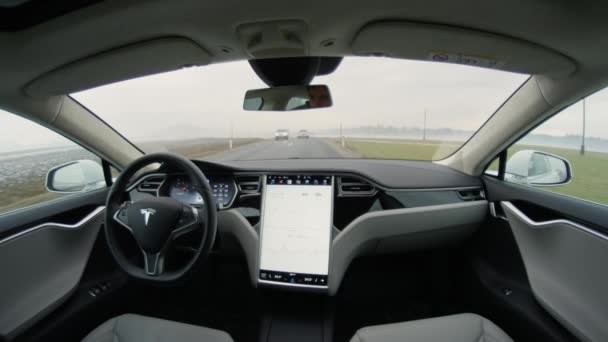 Tesla Autonomous Car Marzo 2017 Pasajero Asiento Trasero Del Coche — Vídeos de Stock