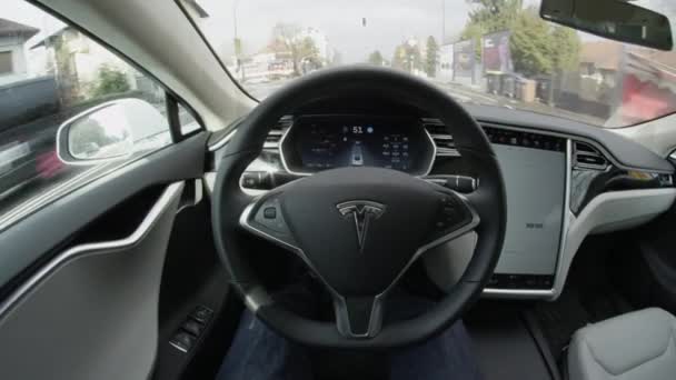 Autonomes Auto Februar 2017 Autopilot Lenkung Des Selbstfahrenden Tesla Modells — Stockvideo