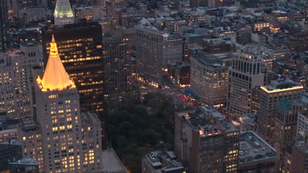 Aerial Heli Shot Fyling Sopra Madison Square Park Illuminato Con — Video Stock