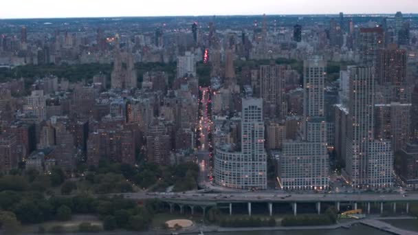 Aerial Heli Shot Flying Hudson River Upper West Side Manhattan — Stock Video