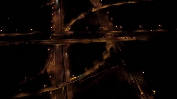 Aerial Heli Shot Zboară Deasupra Interschimbului Rutier Două Niveluri Autostrada — Videoclip de stoc