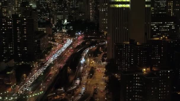 Aerial Heli Shot Visible Trademarks Automobile Traffic Moving Iconic Brooklyn — Stock Video