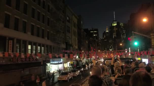 Nueva York Septiembre 2016 Turistas Excursión Nocturna Conduciendo Doble Piso — Vídeo de stock