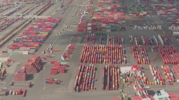 Aerial Cerrar Coloridas Pilas Contenedores Port Elizabeth Terminal Marítima Newark — Vídeos de Stock