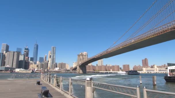 Low Angle View Iconic View Brooklyn Bridge High Contemporary Skyscrapers — Stock Video