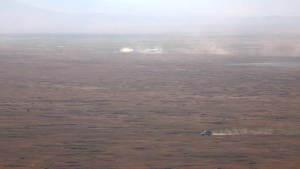 Ağır Çekim Turistik Afrika Safari Jeep Oyun Bir Sürücüde Ngorongoro — Stok video