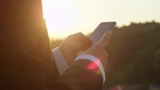 Lassú Mozgás Szorosan Fel Dof Részlet Egy Ember Írás Üzenetek — Stock videók