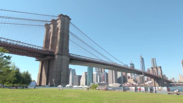 Nowy Jork Usa Września Ikony Widok Brooklyn Bridge Wysokiej Szklisty — Wideo stockowe