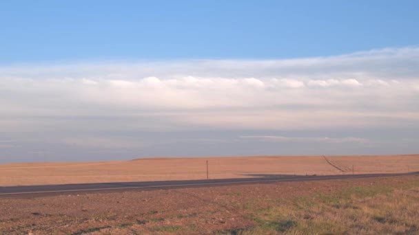 Kadar Yakın Yük Konteyner Yarı Kamyon Ile Great Plains Amerika — Stok video