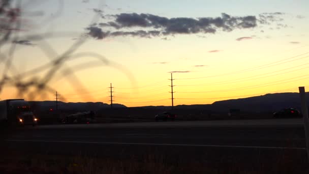 Close Slow Motion People Road Trip Cars Traveling Desert Landscape — Stock Video