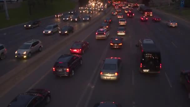 Close Timelapse Wysokiej Kąt Pojazdy Jazdy Wzdłuż Wprowadzanie Zajęty Autostrady — Wideo stockowe