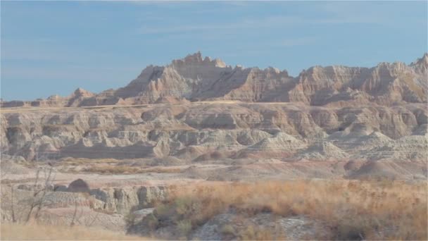 Beautiful Endless Sandstone Formations Dry Grass Prairie Badlands National Park — Stock Video