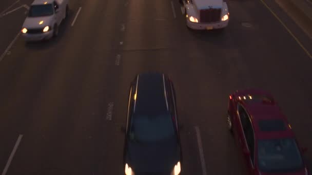 Wysoki Kąt Close Slow Motion Suv Samochody Samochody Dostawcze Pół — Wideo stockowe