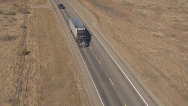 컨테이너 트레일러 미국에서에서 버려진 고속도로 상품을 — 비디오