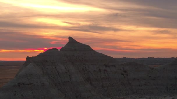 Aerial Beautiful Endless Sandstone Formations Dry Grass Prairie Badlands National — Stock Video