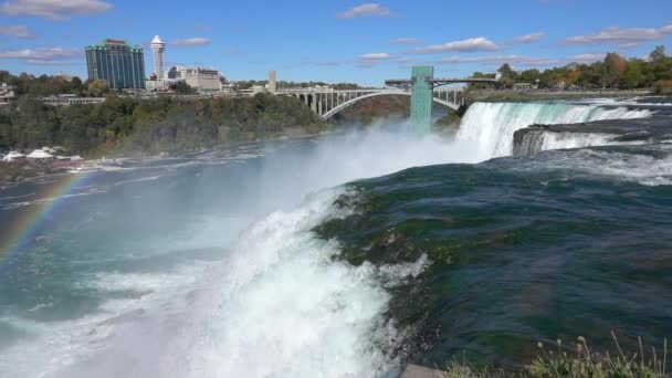 Ağır Çekim American Falls Kanada Sınırını Gökkuşağı Köprüsü Doğru Güzel — Stok video