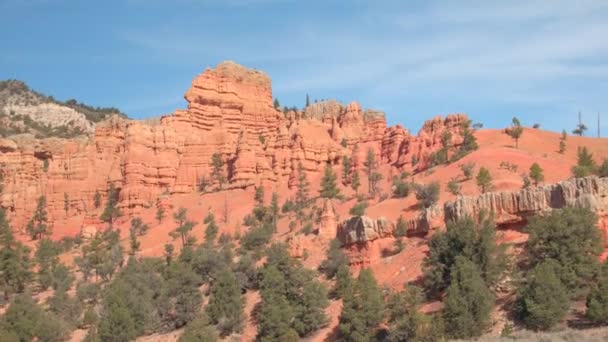 Impresionantes Formaciones Rocosas Rojas Contra Cielo Azul Parque Nacional Arches — Vídeo de stock