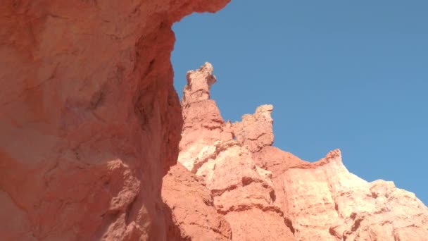 Närbild Fantastisk Urholkas Röda Rock Landskap Bryce Canyon Nationalpark Underbara — Stockvideo