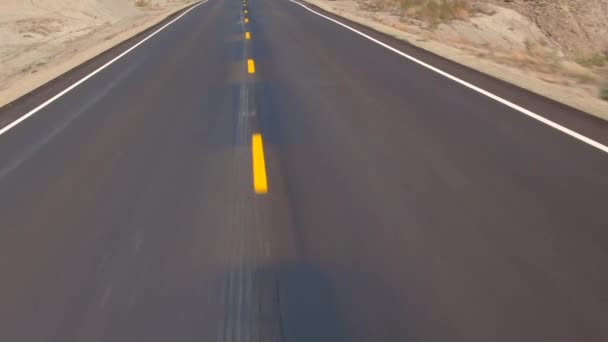 Aerial Volando Por Encima Lleno Tráfico Carretera Múltiples Carriles Curvas — Vídeo de stock