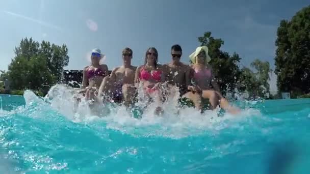 Slow Motion Flose Comderwater Caras Alegres Meninas Salpicando Água Piscina — Vídeo de Stock