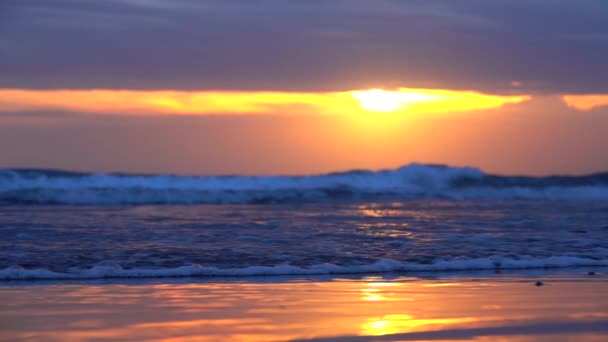Slow Motion Close Wet Sandy Beach Reflecting Dramatic Sky Sunset — Stock Video
