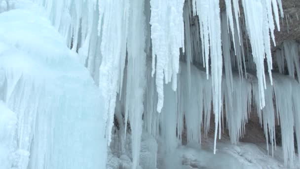 Замороженный Водопад Кадры Близкого Расстояния — стоковое видео