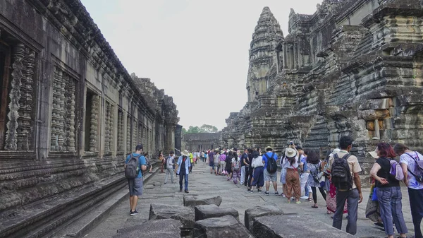 Angkor Wat Camboya Abril 2017 Increíble Número Personas Tomando Fotos —  Fotos de Stock