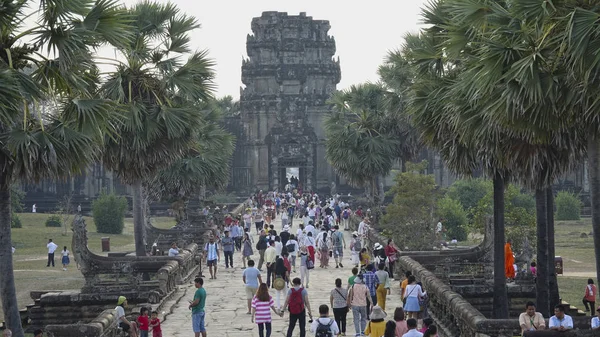 Angkor Wat Cambodia Abril 2017 Aerial Incontables Multitudes Turistas Visitan —  Fotos de Stock