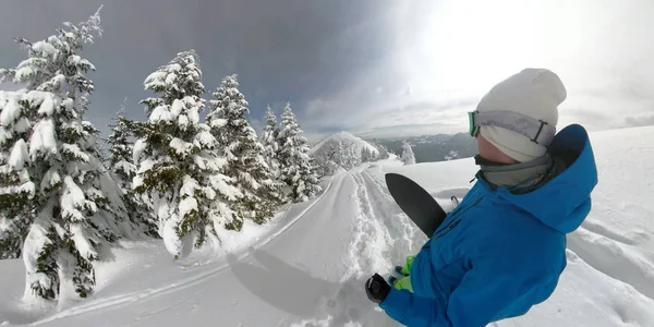 360 Overcapture Nahaufnahme Freerider Betrachtet Bei Seiner Bergwanderung Ein Wunderschönes — Stockfoto