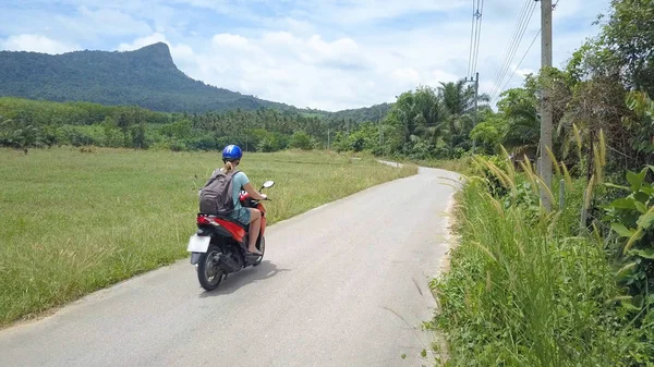 Aerial Young Motorbike Enthusiast Goes Scenic Road Trip Sunny Exotic — Stock Photo, Image