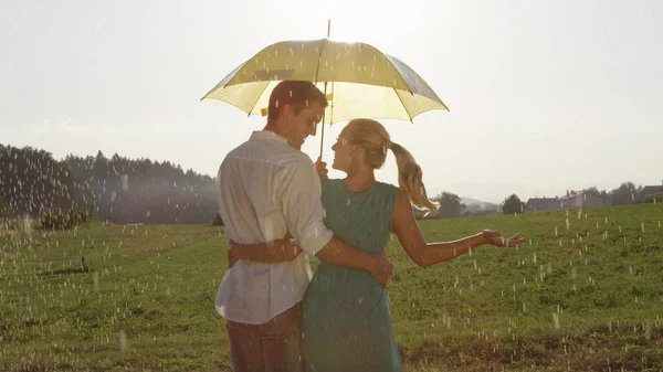 Close Cheerful Young Caucasian Couple Love Enjoying Fresh Summer Rain — Stock Photo, Image