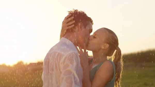 Close Lens Flare Blonde Woman Gently Caresses Her Boyfriend Face — Stock Photo, Image